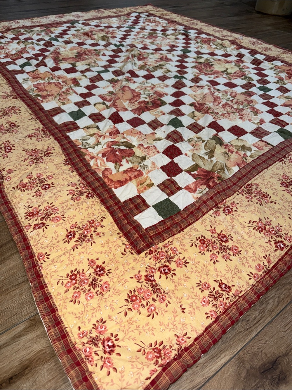 Quilted Floral Patchwork Bedspread in Red, Cream, and Green 64x78